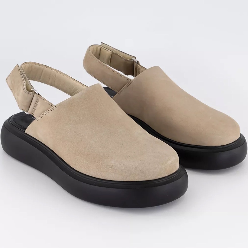 Vagabond Tan and Black Clogs